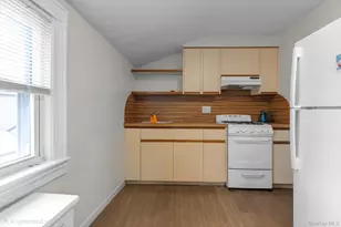 190 Bryant Ave, Floral Park, NY 11001 - Photo 16