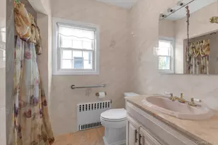 190 Bryant Ave, Floral Park, NY 11001 - Photo 14