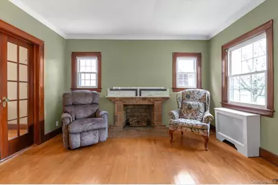 190 Bryant Avenue, Floral Park, NY 11001 - Photo 4