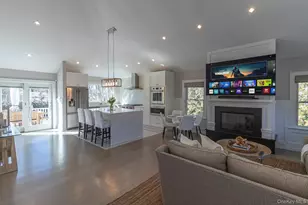 15 Palo Alto Dr, Hampton Bays, NY 11946 - Photo 2