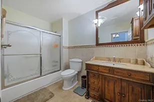 2840 Nicole Ct, Oceanside, NY 11572 - Photo 32