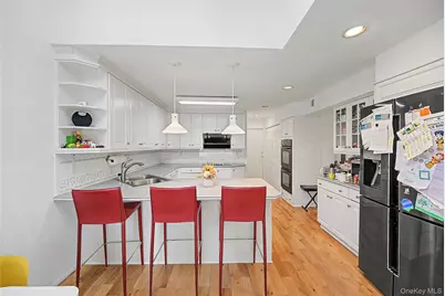 129 Golf View Drive #129, Jericho, NY 11753 - Photo 12