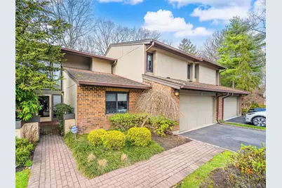 129 Golf View Drive #129, Jericho, NY 11753 - Photo 2