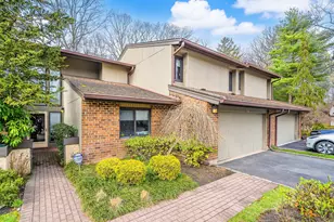 129 Golf View Dr, Jericho, NY 11753 - Photo 2