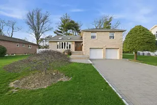 51 Ivy Dr, Jericho, NY 11753 - Photo 2