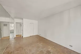 77 W 55th St, New York, NY 10019 - Photo 14