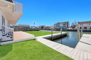 66 Lighthouse Rd, Babylon, NY 11702 - Photo 4