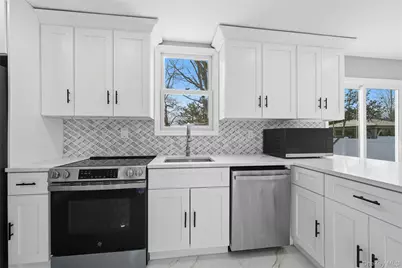 10 Curlin Lane, Saint James, NY 11780 - Photo 10