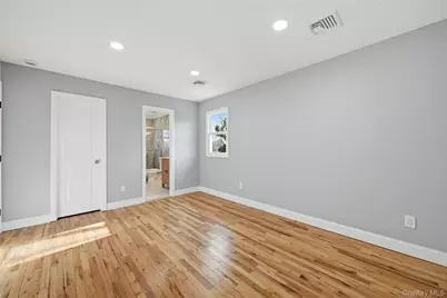 10 Curlin Lane, Saint James, NY 11780 - Photo 16