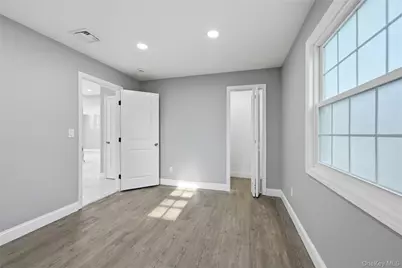 10 Curlin Lane, Saint James, NY 11780 - Photo 14