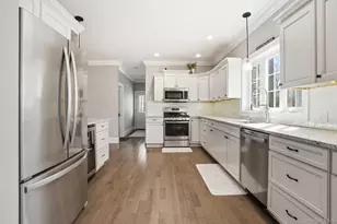 19 Lillian Rd, Mahopac, NY 10541 - Photo 18