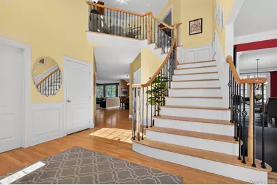 2 Holly Crescent, Hopewell Junction, NY 12533 - Photo 4