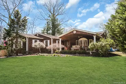 44 McCulloch Drive, Dix Hills, NY 11746 - Photo 2