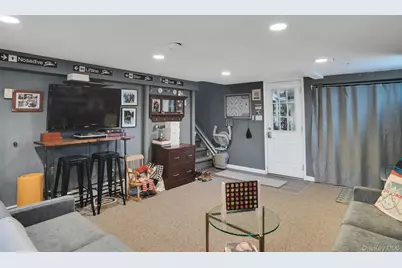 44 McCulloch Drive, Dix Hills, NY 11746 - Photo 40