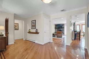 44 McCulloch Dr, Dix Hills, NY 11746 - Photo 10