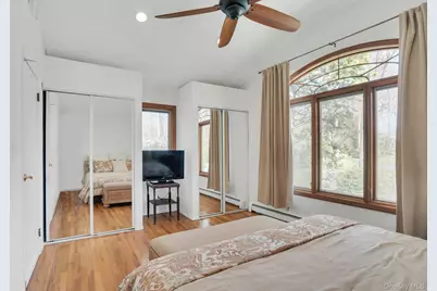 44 McCulloch Drive, Dix Hills, NY 11746 - Photo 32