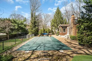 44 McCulloch Dr, Dix Hills, NY 11746 - Photo 50