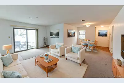 209 Cabot Court S, Saint James, NY 11780 - Photo 4