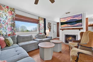 49 Clover Hill Dr, Poughkeepsie, NY 12603 - Photo 4