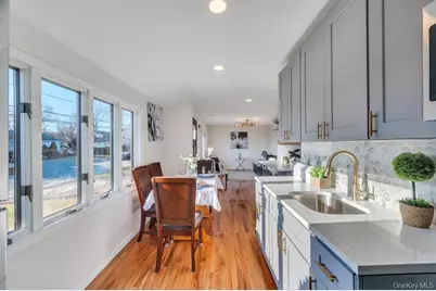 167 Westwood Drive, Brentwood, NY 11717 - Photo 4