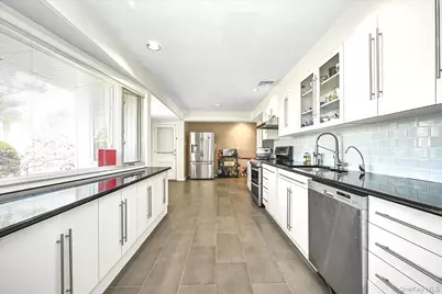 5 Fieldstone Lane, Great Neck, NY 11020 - Photo 6