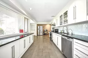 5 Fieldstone Ln, Great Neck, NY 11020 - Photo 6