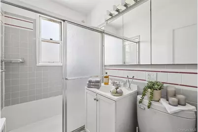 1 Edwards Street #3C, Roslyn Heights, NY 11577 - Photo 10