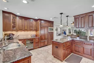 3014 Davis Pl, Oceanside, NY 11572 - Photo 10