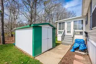 638 Fresh Pond Ave, Calverton, NY 11933 - Photo 34