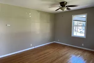 56 Waverly Ave, Smithtown, NY 11787 - Photo 2