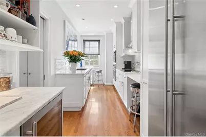 9 Tanglewylde Avenue #4B, Bronxville, NY 10708 - Photo 4