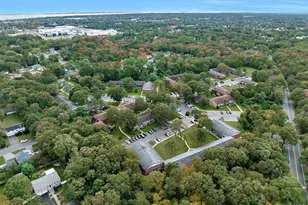 19 Pinebrook Pl, Bay Shore, NY 11706 - Photo 2