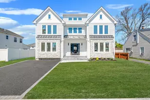 31 Libby Ave, Hicksville, NY 11801 - Photo 2