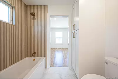 31 Libby Avenue, Hicksville, NY 11801 - Photo 34