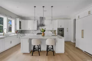 38 Cow Neck Rd, Sands Point, NY 11050 - Photo 14