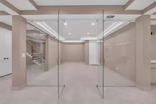 38 Cow Neck Rd, Sands Point, NY 11050 - Photo 40