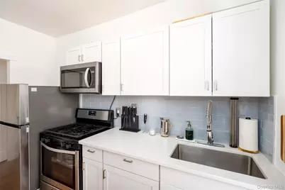 910 Dinsmore Avenue, Far Rockaway, NY 11691 - Photo 14