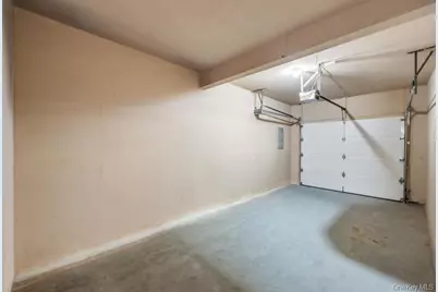 54 Felicia Court, Plainview, NY 11803 - Photo 28