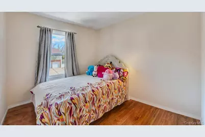 54 Felicia Court, Plainview, NY 11803 - Photo 12