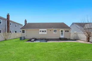 3685 Prairie Path, Bethpage, NY 11714 - Photo 24