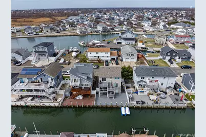 912 Pacific Street, Lindenhurst, NY 11757 - Photo 22