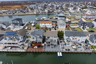 912 Pacific St, Lindenhurst, NY 11757 - Photo 22