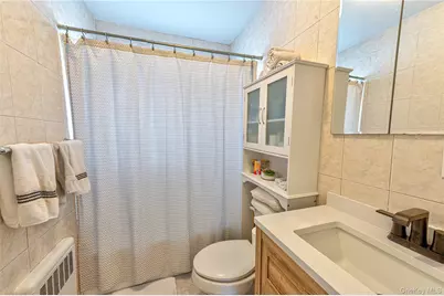 912 Pacific Street, Lindenhurst, NY 11757 - Photo 12