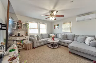 912 Pacific St, Lindenhurst, NY 11757 - Photo 10