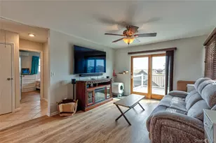 912 Pacific St, Lindenhurst, NY 11757 - Photo 4