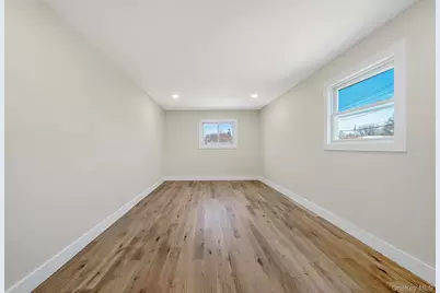 33 Hinton Avenue, Babylon, NY 11702 - Photo 26