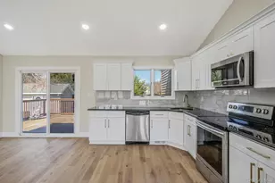 33 Hinton Ave, Babylon, NY 11702 - Photo 34