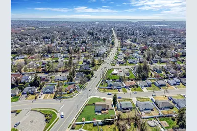 33 Hinton Avenue, Babylon, NY 11702 - Photo 4