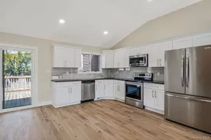 33 Hinton Ave, Babylon, NY 11702 - Photo 32