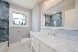 33 Hinton Ave, Babylon, NY 11702 - Photo 30